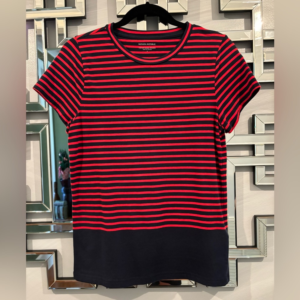 NWOT BANANA REPUBLIC COTTON MODAL SHRUNKEN T-SHIRT